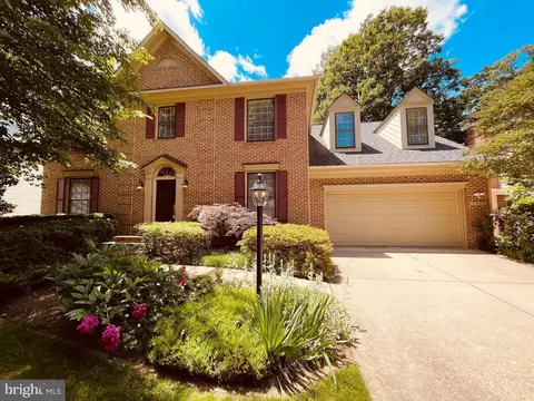 7906 Plum Creek Dr, Gaithersburg, MD 20879