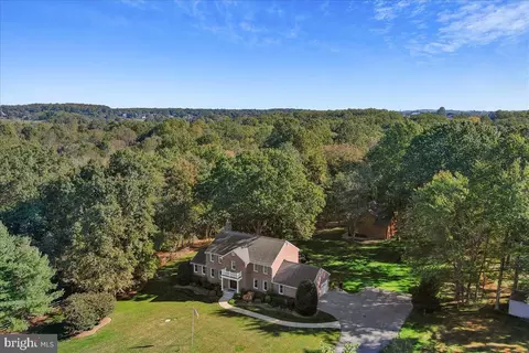 17713 Hollingsworth Dr, Rockville, MD 20855