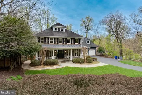 5409 Tuscarawas Rd, Bethesda, MD 20816