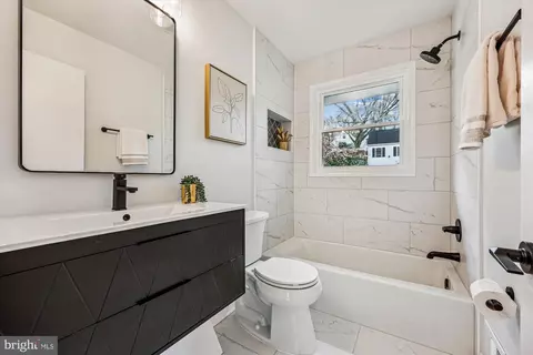 Bath - 11 Parkside Rd, Silver Spring, MD 20910 photo 1 of 2