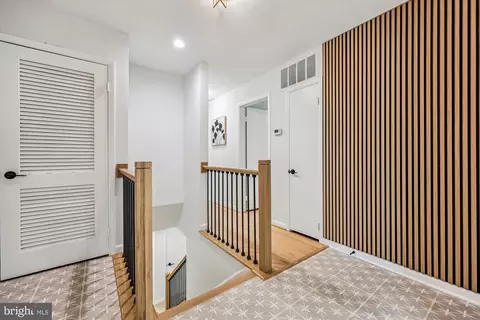Entry Way - 11 Parkside Rd, Silver Spring, MD 20910 photo 3 of 4