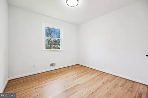 Bedroom - 11 Parkside Rd, Silver Spring, MD 20910 photo 5 of 11