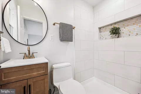 Bath - 11 Parkside Rd, Silver Spring, MD 20910 photo 2 of 2