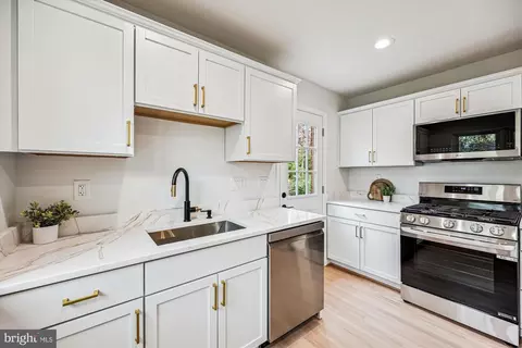 Kitchen - 11 Parkside Rd, Silver Spring, MD 20910 photo 4 of 5