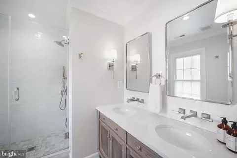 Bath - 3012 Marlow Rd, Silver Spring, MD 20904 photo 2 of 4