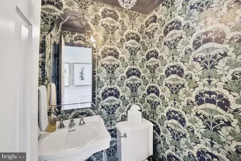 Bath - 3012 Marlow Rd, Silver Spring, MD 20904 photo 1 of 4