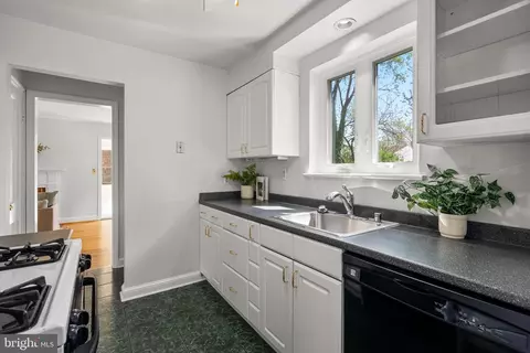 1012 Stirling Rd, Silver Spring, MD 20901 photo 13