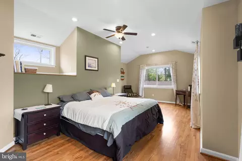 Bedroom - 6408 78th St, Cabin John, MD 20818 photo 3 of 6