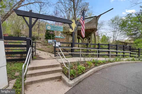 Exterior - 6408 78th St, Cabin John, MD 20818 photo 10 of 10