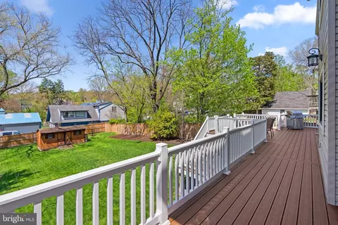 Exterior - 6408 78th St, Cabin John, MD 20818 photo 6 of 10