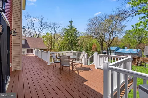 Exterior - 6408 78th St, Cabin John, MD 20818 photo 5 of 10