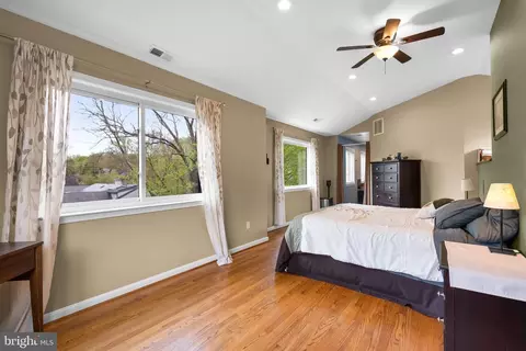 Bedroom - 6408 78th St, Cabin John, MD 20818 photo 4 of 6