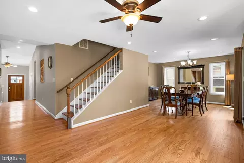 Entry Way - 6408 78th St, Cabin John, MD 20818 photo 2 of 2