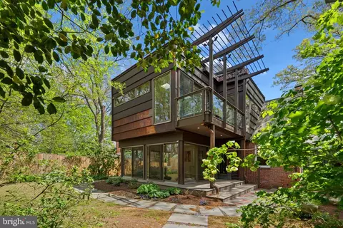 1104 Merwood Dr, Takoma Park, MD 20912