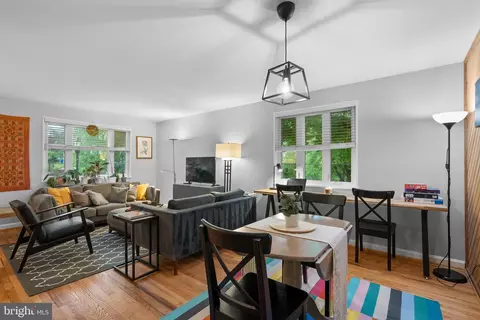 9830 Hollow Glen Pl, Silver Spring, MD 20910 photo 11