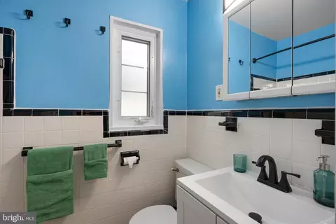 9830 Hollow Glen Pl, Silver Spring, MD 20910 photo 24