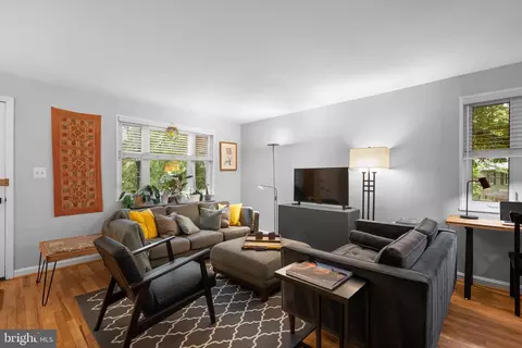 9830 Hollow Glen Pl, Silver Spring, MD 20910 photo 6