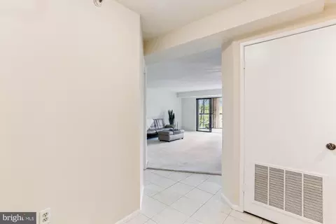 15101 Interlachen Dr #1-424, Silver Spring, MD 20906 photo 8