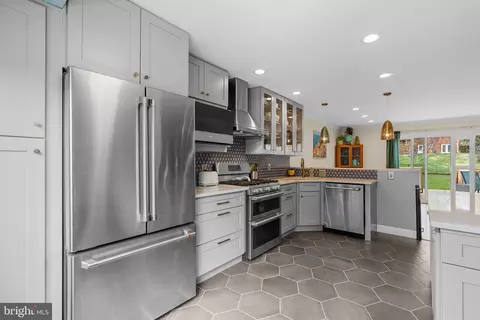 Kitchen - 9817 Cherry Tree Ln, Silver Spring, MD 20901 photo 2 of 4