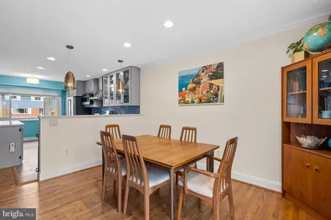 Dining - 9817 Cherry Tree Ln, Silver Spring, MD 20901 photo 2 of 4