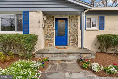 Exterior - 9817 Cherry Tree Ln, Silver Spring, MD 20901 photo 3 of 7