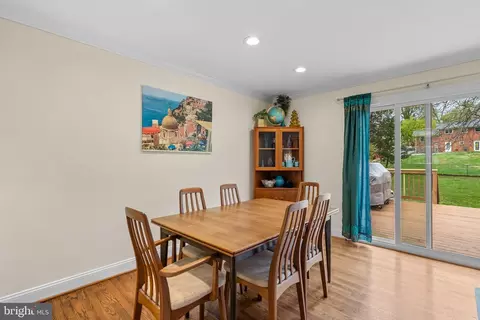 Dining - 9817 Cherry Tree Ln, Silver Spring, MD 20901 photo 3 of 4