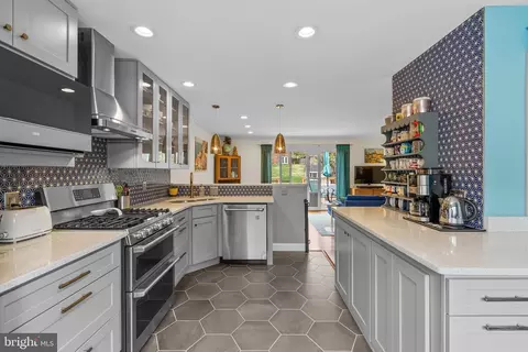 Kitchen - 9817 Cherry Tree Ln, Silver Spring, MD 20901 photo 3 of 4