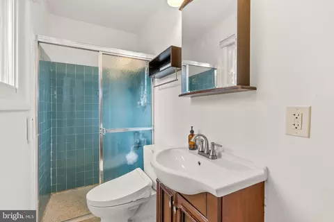 Bath - 9817 Cherry Tree Ln, Silver Spring, MD 20901 photo 1 of 3
