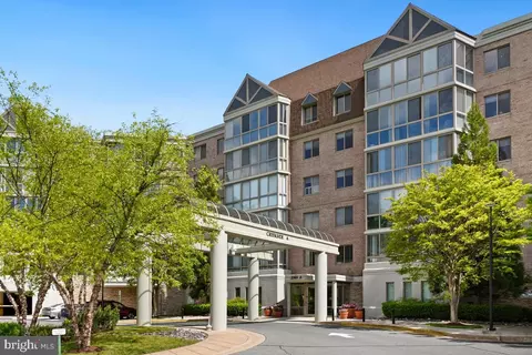 2901 S Leisure World Blvd #120, Silver Spring, MD 20906