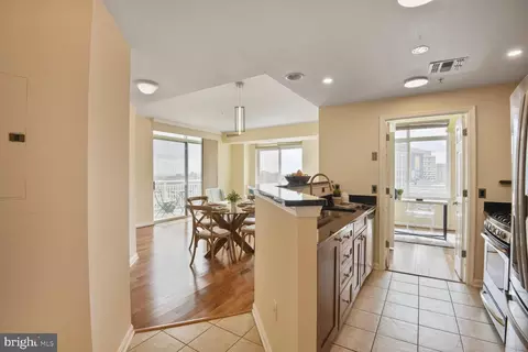 930 Wayne Ave #1403, Silver Spring, MD 20910 photo 23
