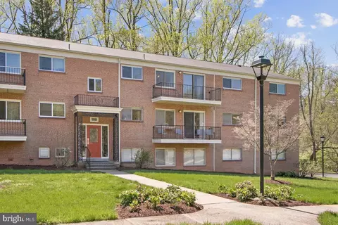 10601 Weymouth St #204, Bethesda, MD 20814