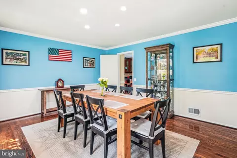 Dining - 9117 Paddock Ln, Potomac, MD 20854 photo 3 of 4
