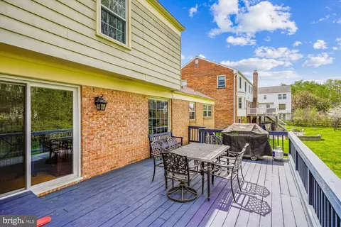 Exterior - 9117 Paddock Ln, Potomac, MD 20854 photo 11 of 17