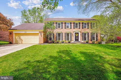 9117 Paddock Ln, Potomac, MD 20854
