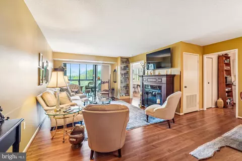 15100 Interlachen Dr #1015, Silver Spring, MD 20906