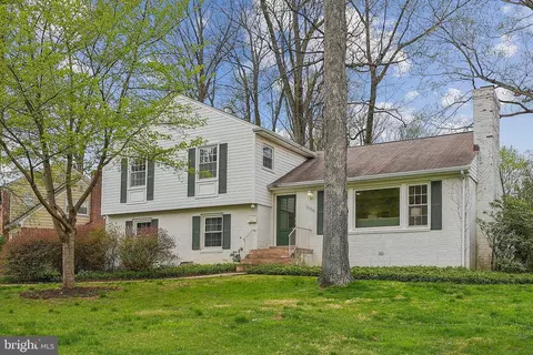 12106 Hitching Post Ln, Rockville, MD 20852