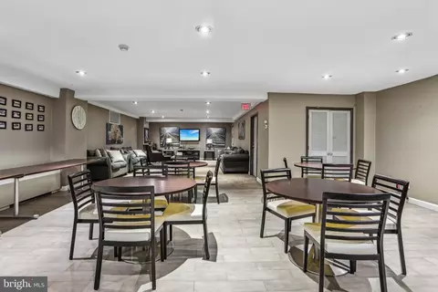 Dining - 1900 Lyttonsville Rd #1204, Silver Spring, MD 20910 photo 4 of 5