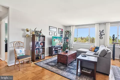 Living - 1900 Lyttonsville Rd #1204, Silver Spring, MD 20910 photo 1 of 3