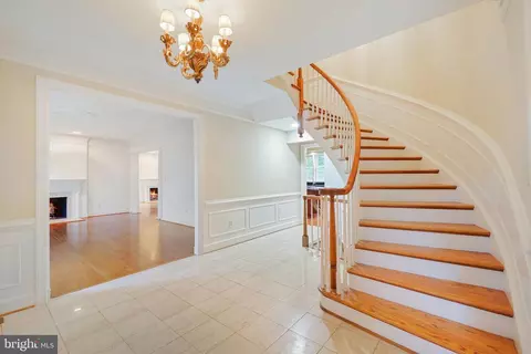 12020 Wetherfield Ln, Potomac, MD 20854 photo 10