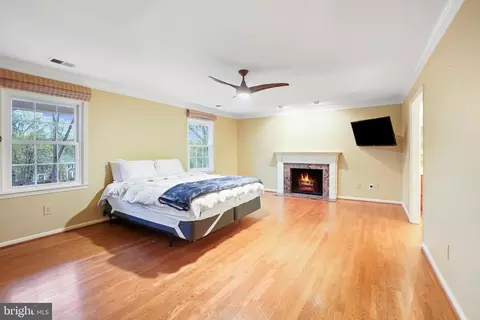 12020 Wetherfield Ln, Potomac, MD 20854 photo 29