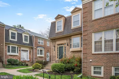 Exterior - 9023 Ottawa Pl, Silver Spring, MD 20910 photo 2 of 3
