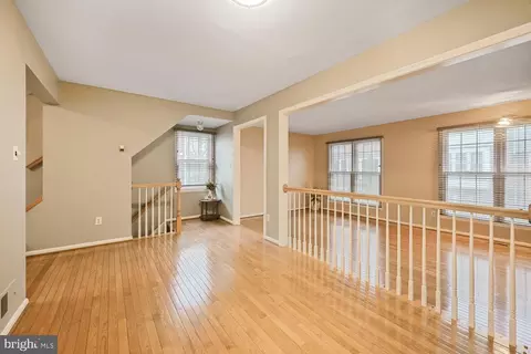 Living - 9023 Ottawa Pl, Silver Spring, MD 20910 photo 2 of 6