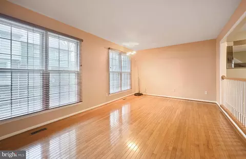 Living - 9023 Ottawa Pl, Silver Spring, MD 20910 photo 4 of 6