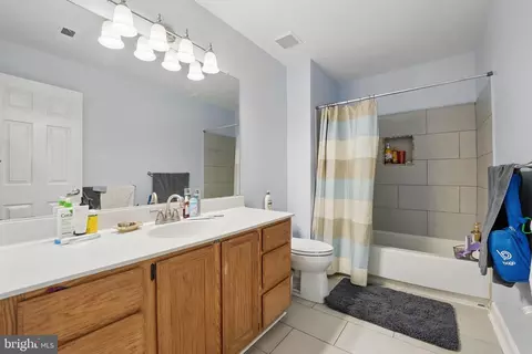 Bath - 2614 Hershfield Ct, Silver Spring, MD 20904 photo 2 of 3