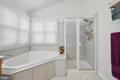 Bath - 2614 Hershfield Ct, Silver Spring, MD 20904 photo 1 of 3