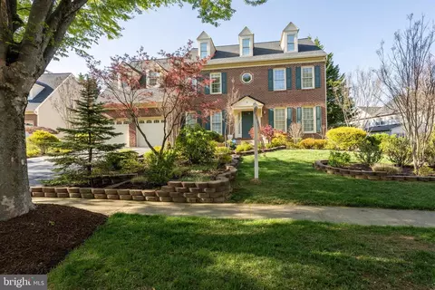 Exterior - 3 Maplecrest Ct, Potomac, MD 20854 photo 4 of 8