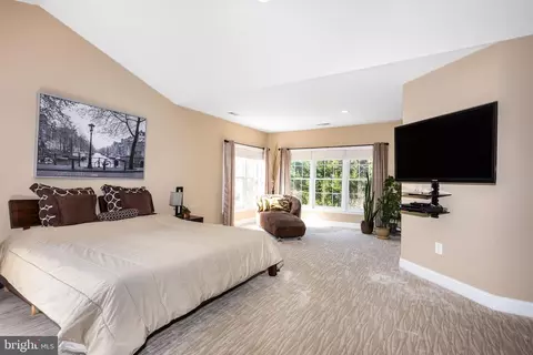 Bedroom - 3 Maplecrest Ct, Potomac, MD 20854 photo 2 of 8