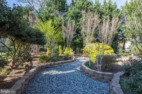 Exterior - 3 Maplecrest Ct, Potomac, MD 20854 photo 5 of 8