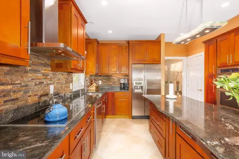Kitchen - 3 Maplecrest Ct, Potomac, MD 20854 photo 2 of 4