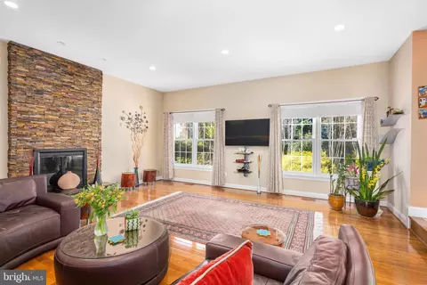 Other - 3 Maplecrest Ct, Potomac, MD 20854 photo 5 of 19